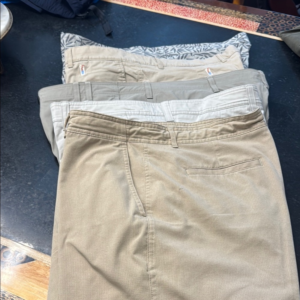 Daniel Cremieux Tan Chinos Versatile Cotton Blend